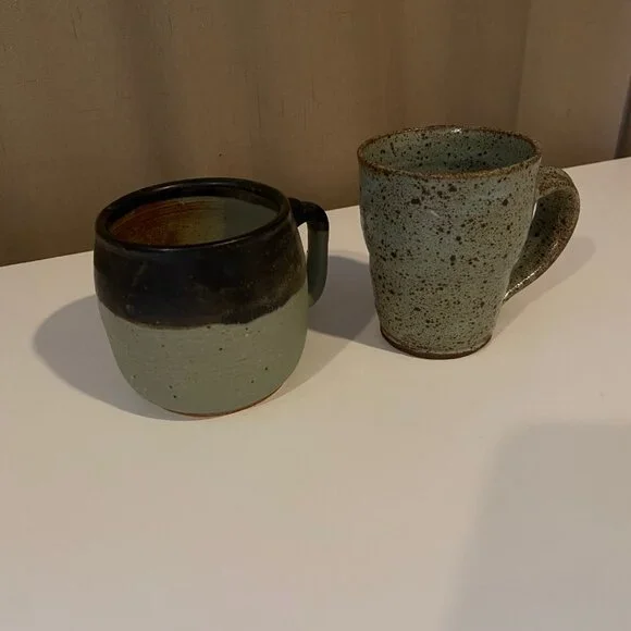 Set of 2 Rustic Stoneware‎ Mugs Green and Brown Speckled Handmade Look - Picture 4 of 8